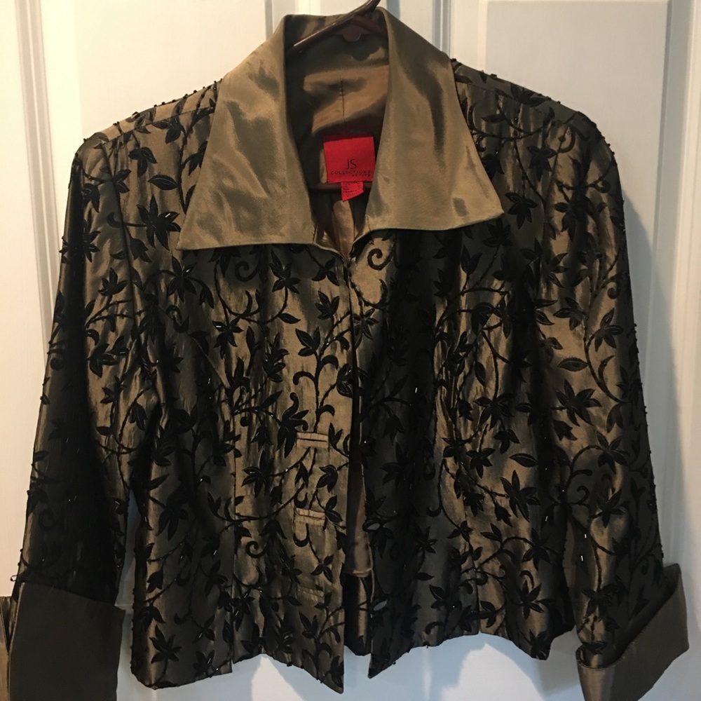 Stunning green evening jacket w/black sequins design